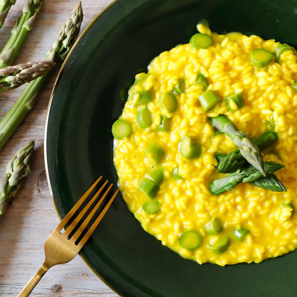 Risotto con asparagi e zafferano la ricetta